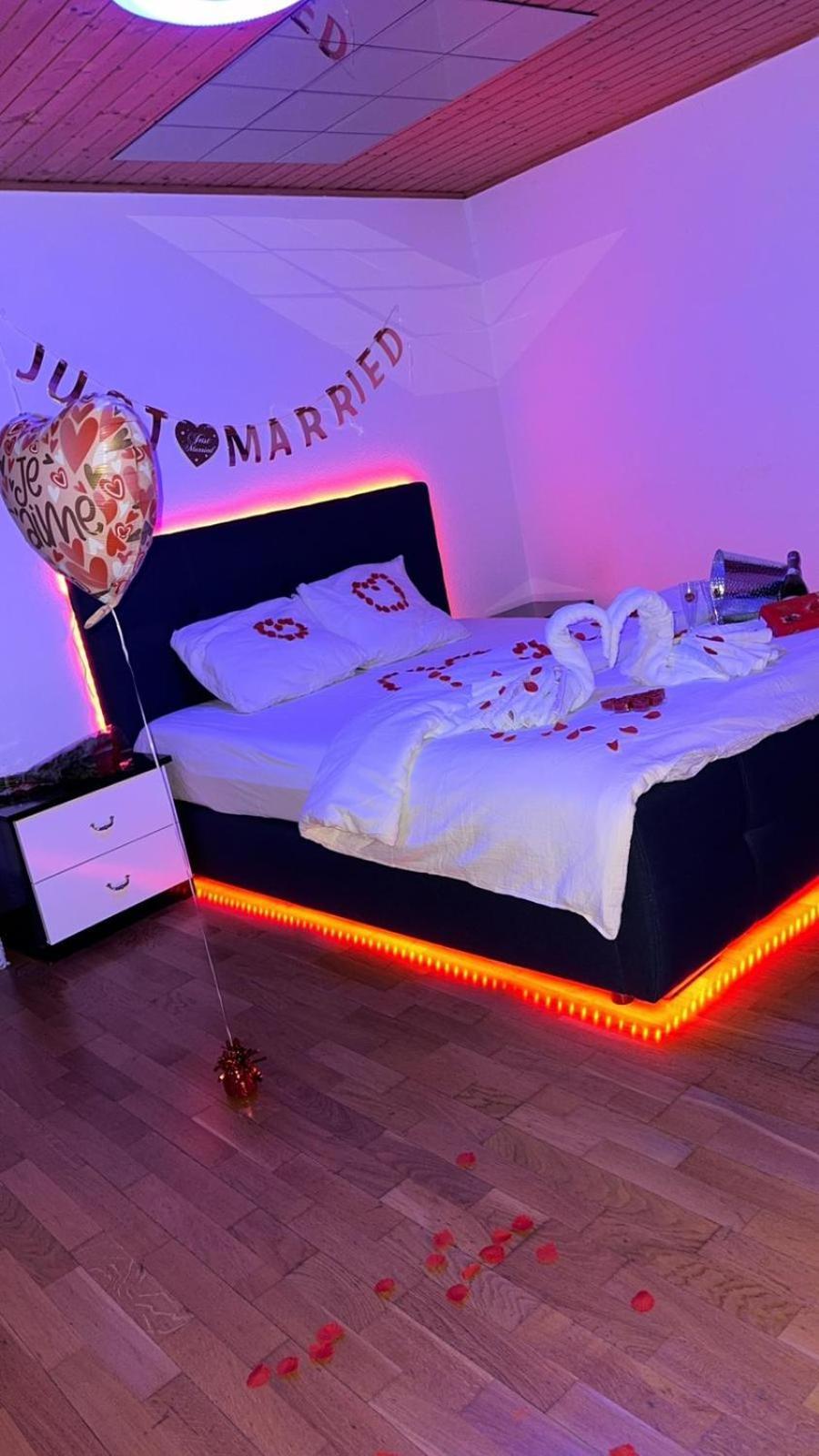 Appartement Avec Love Room Payerne Eksteriør billede